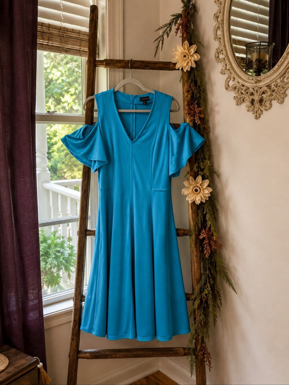 The Limited Teal V-Neck Cold-Shoulder Midi Dress Athletic Casual